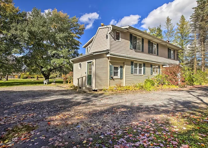 Spacious Apt W/ Yard: 3 Mi To Windham Mountain