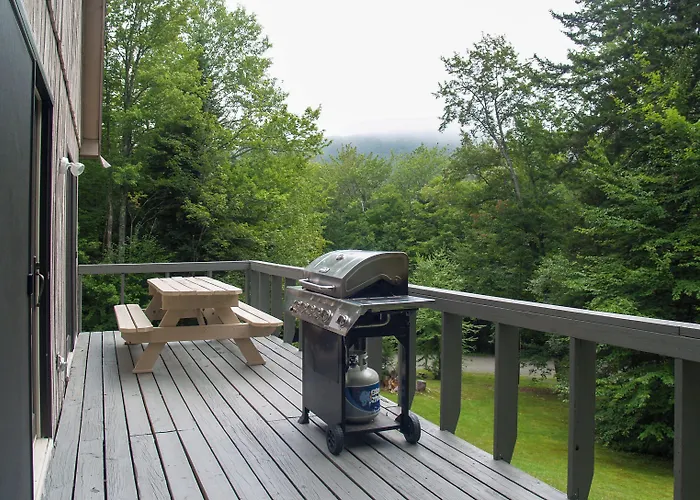 Cozy Mountain Retreat W/ Deck ~ 3 Mi To Mount Snow