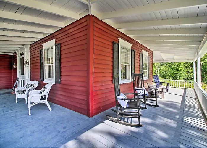 Vintage Schroon Lake Farmhouse W/ Private Beach!