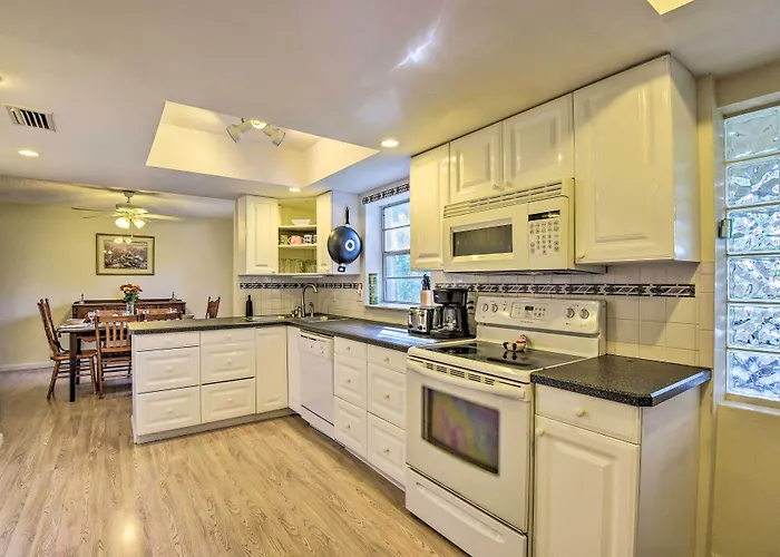 Daytona Area Home ~ 3 Mi To Beach: Swim & Explore!