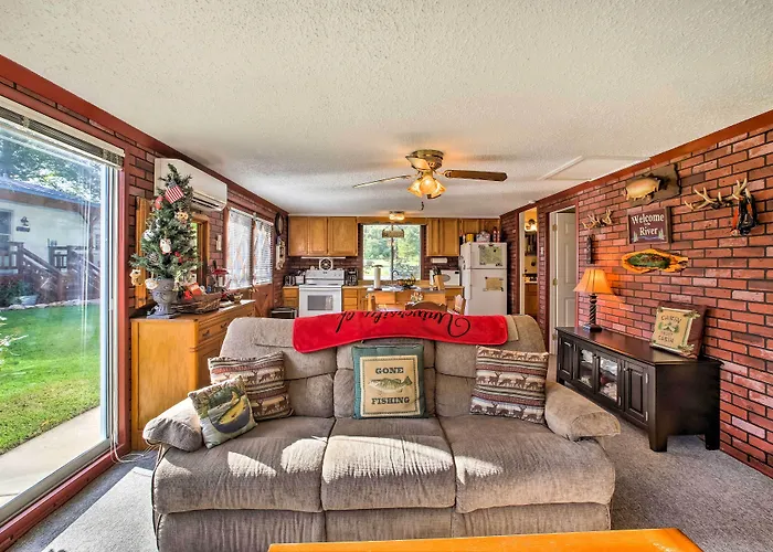 Cozy Waterfront Cottage W/ Deck On White River!