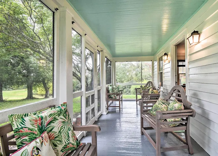 Restored 1930S Cottage On 1 Acre W/ Fire Pit