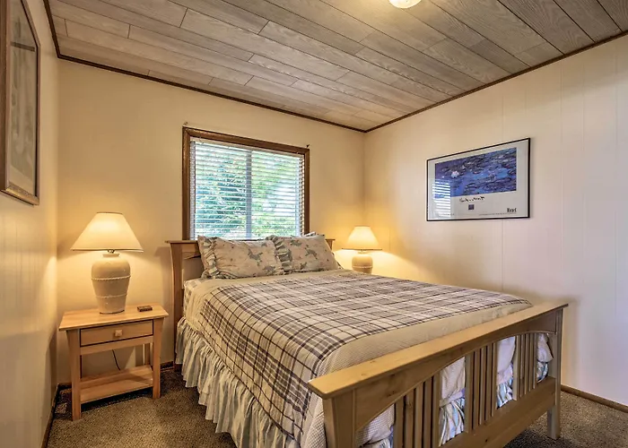 Oceanfront Escape W/ Pacific Views: Surf & Explore