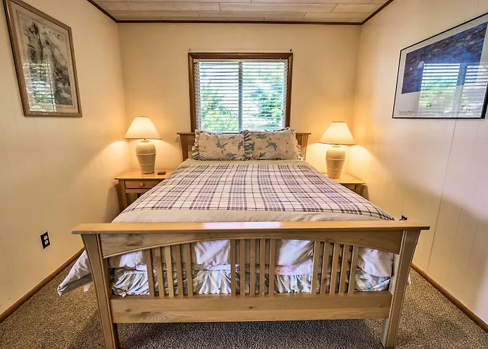 Oceanfront Escape W/ Pacific Views: Surf & Explore