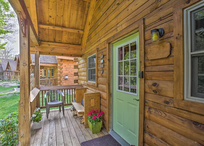 Resort Cabin W/ Fire Pit: Golf, Hike And Play!