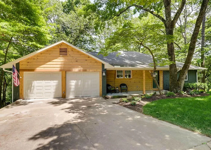 Spacious Home On Beaver Lake W/ Deck & Fire Pit!