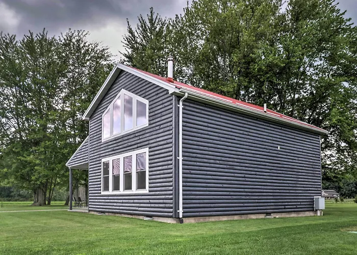 Cozy 'Haven Of Rest' Home W/ Amish Country Views!