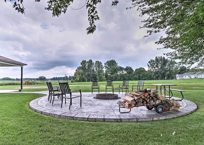Cozy 'Haven Of Rest' Home W/ Amish Country Views!