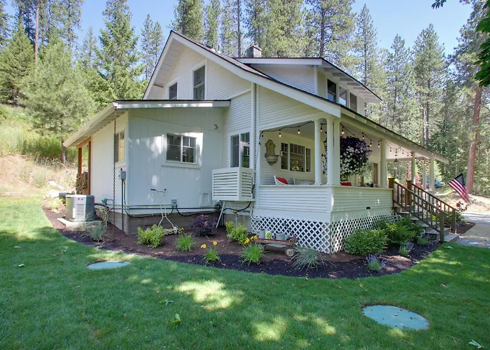 Modern Farmhouse W/ Movie Room - 6 Mi To Lake!