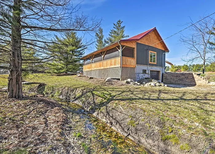 'Honey House Cabin' - A Quiet Countryside Retreat!