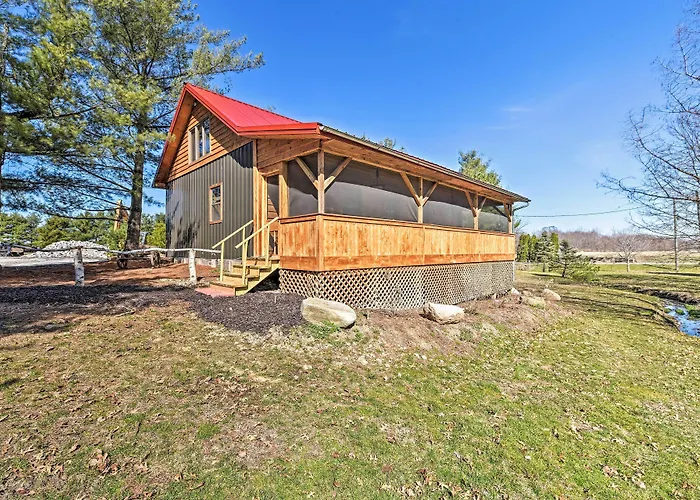 'Honey House Cabin' - A Quiet Countryside Retreat!