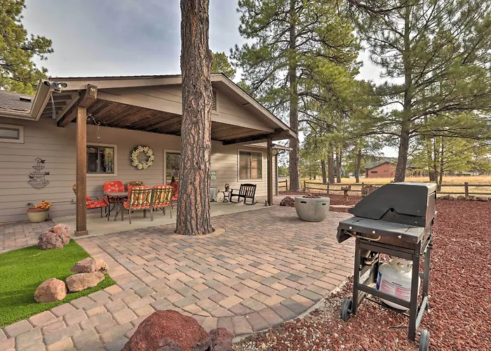 Arizona Home W/ Patio, Fire Pit & Gas Grill