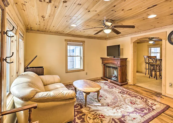 Quaint Appalachian Getaway ~ 2 Mi To Boone!