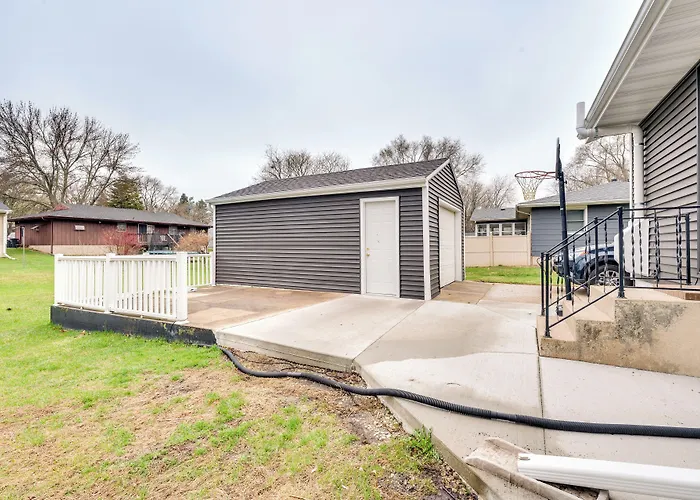 Clear Lake Vacation Home Rental - Pet Friendly!