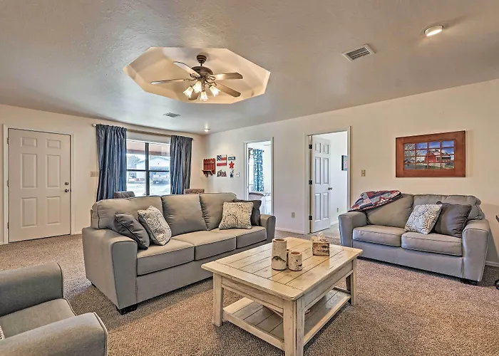 'The Eagar House' White Mountains Gem W/ Views!