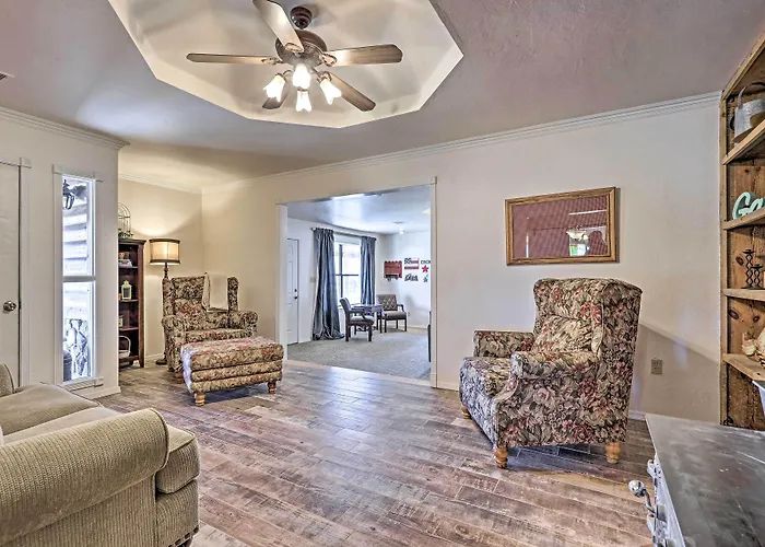 'The Eagar House' White Mountains Gem W/ Views!