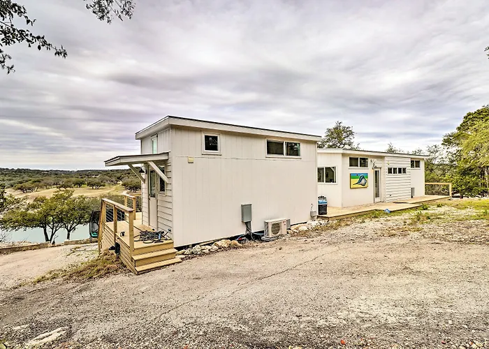 Updated Texas Tiny Home Rental On Lake Travis