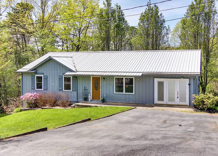 Pet-Friendly Black Mountain Vacation Home W/ Deck