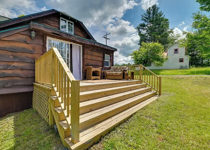 Rustic Caroga Lake Retreat: Fish, Hike & Ski!