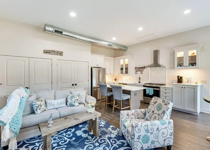 Peaceful Harvard Vacation Rental: 3 Mi To Town!