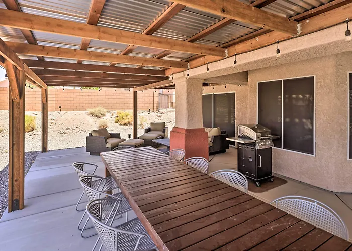 Bullhead City Oasis W/ Fire Pit + Mtn View!