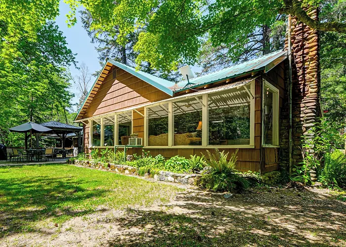 Outdoor Adventure: Tranquil Creekside Retreat