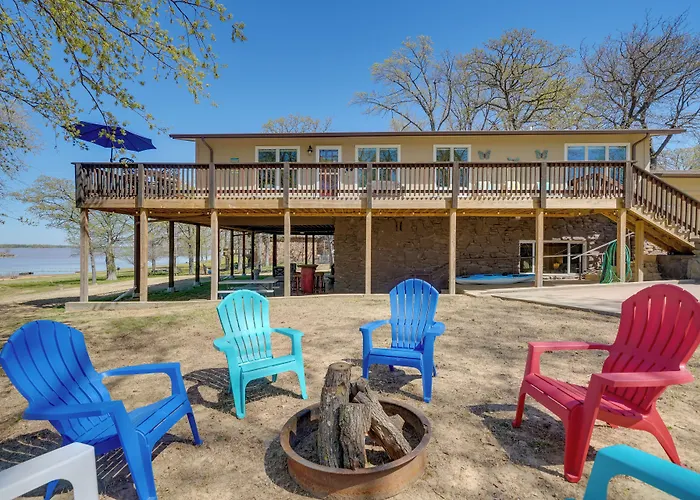 Spacious Vacation Rental Home On Eufaula Lake!