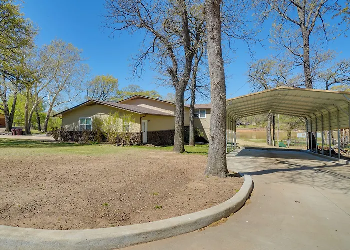 Spacious Vacation Rental Home On Eufaula Lake!
