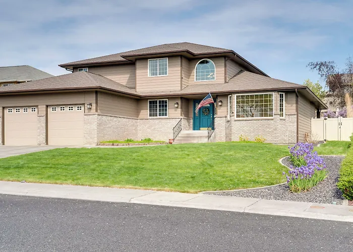 Moses Lake Vacation Rental W/ Hot Tub & Game Room