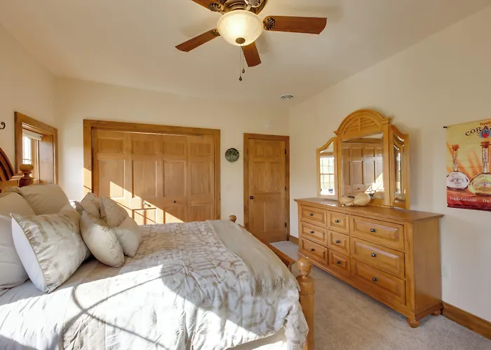 'Mcjugger'S Loft:' Walk To Lake, Park, Restaurants