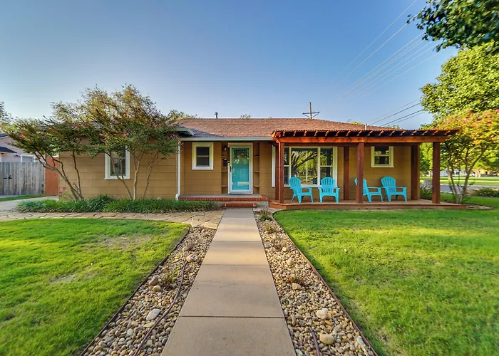 Lovely Lubbock Home W/ Furnished Deck & Grill