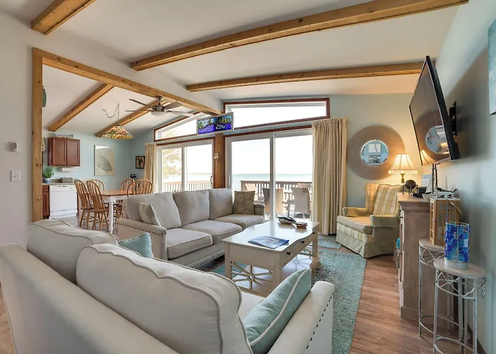 St. Ignace Cottage W/ Deck & Beach On Lake Huron!
