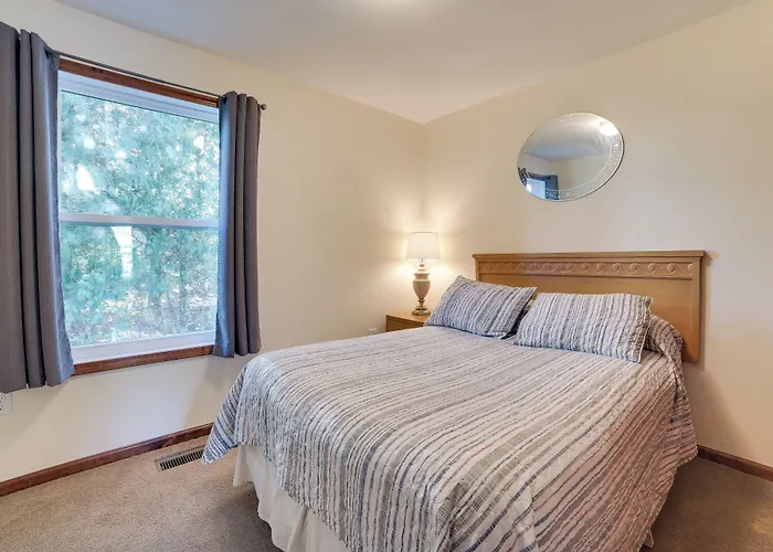 St. Ignace Cottage W/ Deck & Beach On Lake Huron!
