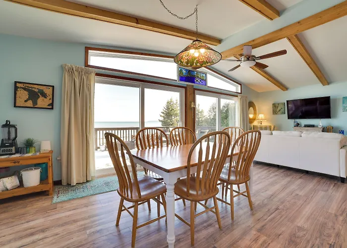 St. Ignace Cottage W/ Deck & Beach On Lake Huron!