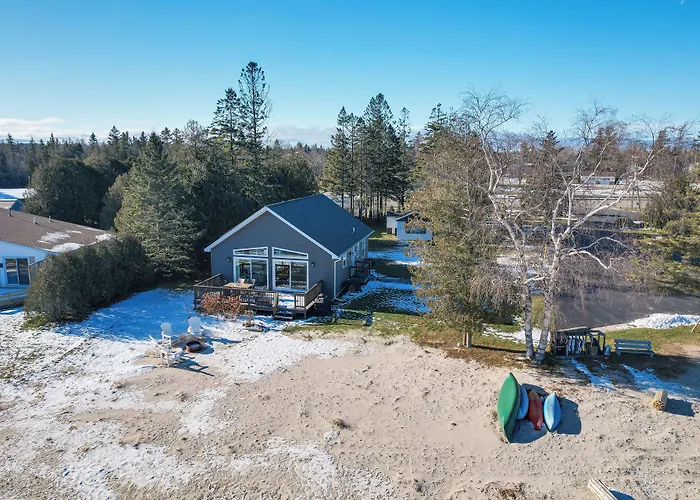 St. Ignace Cottage W/ Deck & Beach On Lake Huron!