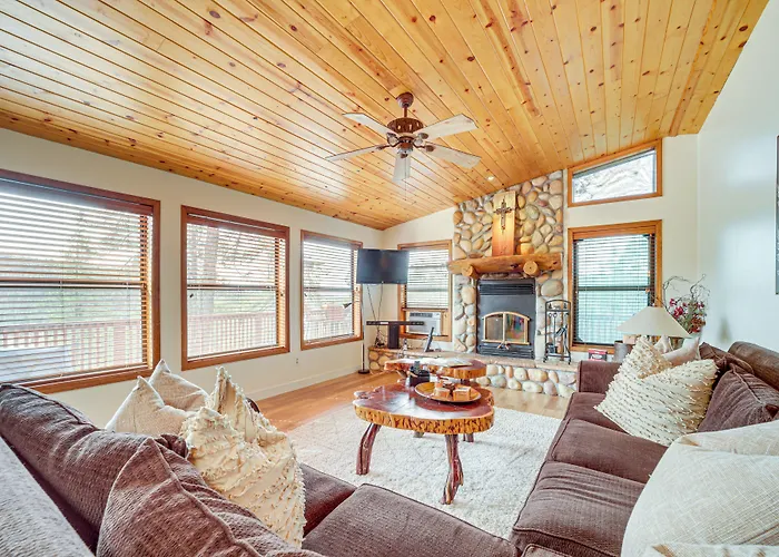 Strawberry Hideaway In The Pines W/ Hot Tub!