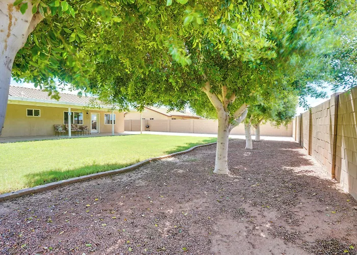 Yuma Family Home W/ Covered Patio + Grill!