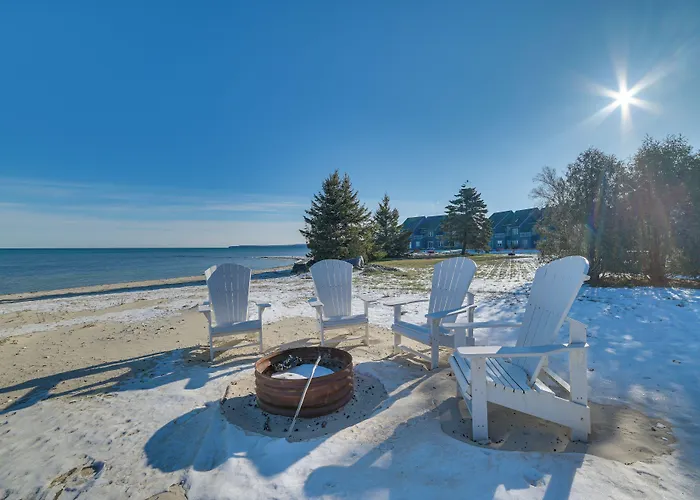 St. Ignace Cottage W/ Deck & Beach On Lake Huron!