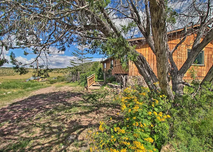 Peaceful Ranch Cabin, 3 Mi To Becker Lake!