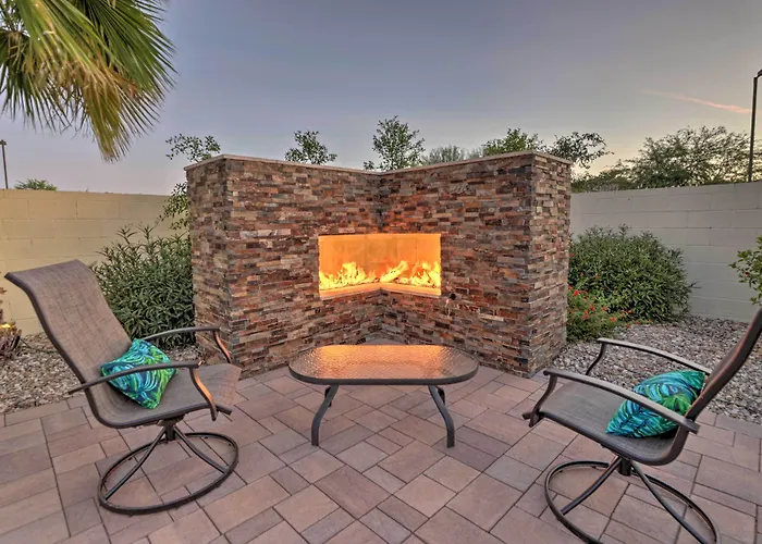 Modern Azure Home W/ Beautiful Patio, Pool & Spa!