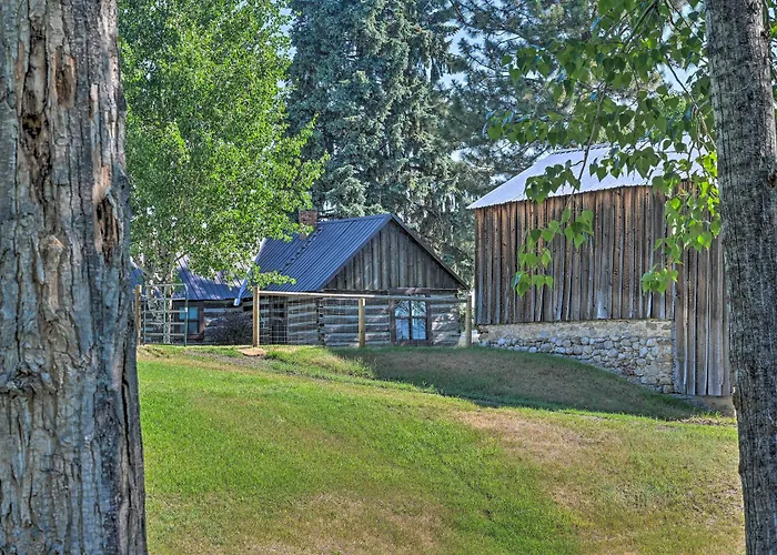 Montana Retreat: The Nelson Cabin In Hamilton