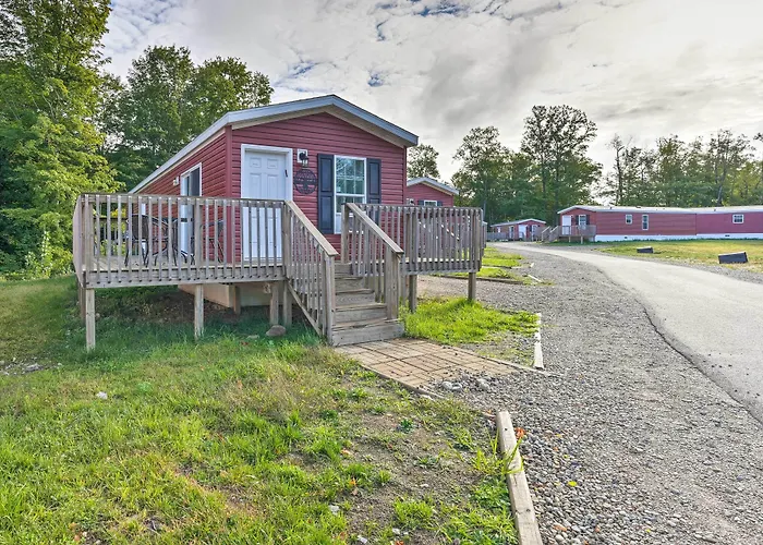 Pet-Friendly Cassoplis Cabin, Close To Parks!
