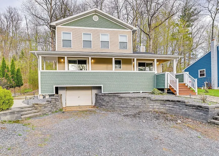 Saratoga Springs Vacation Rental W/ Lake Views!