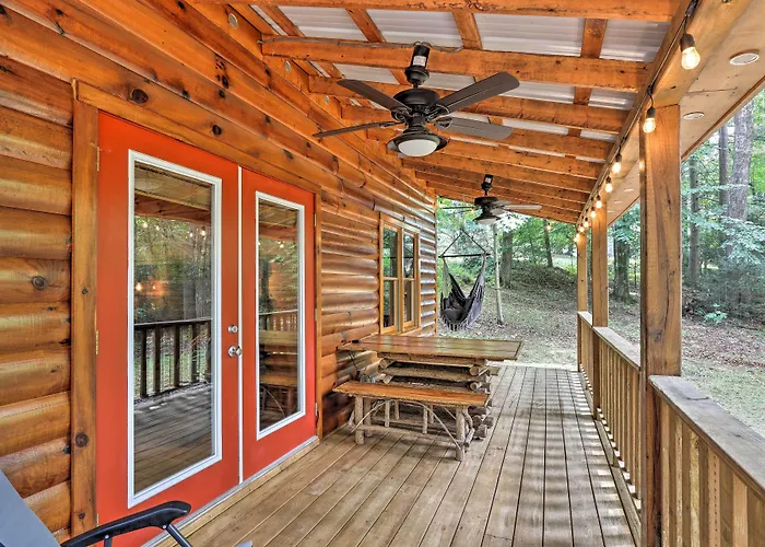Charming Murphy Cabin W/ Porch - Near Hiking!