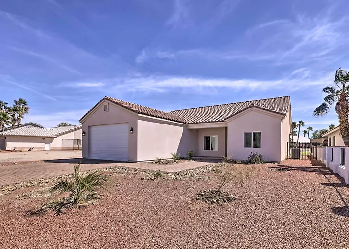 Bright Home W/ Yard, 4 Mi To Colorado River!