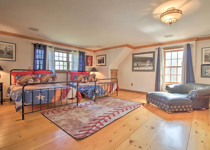 Timeless Red Sox Retreat W/ Scenic Mountain Views!
