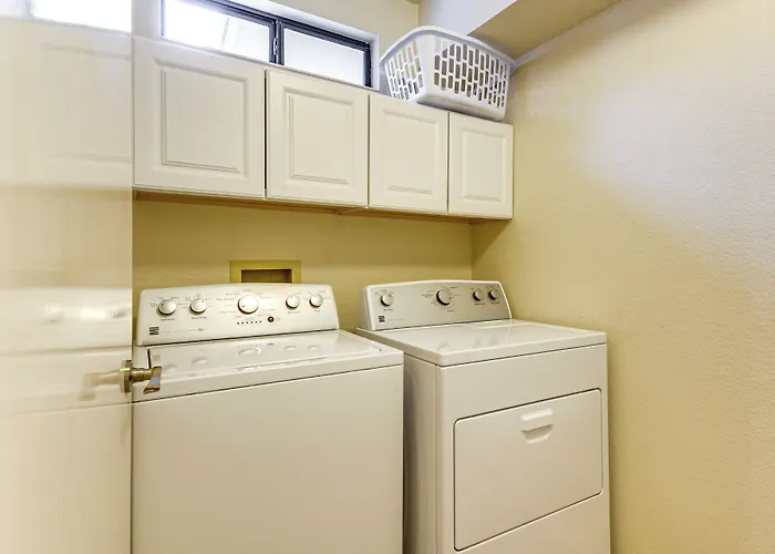 Mountain-View Deck: Pet-Friendly Home In Prescott