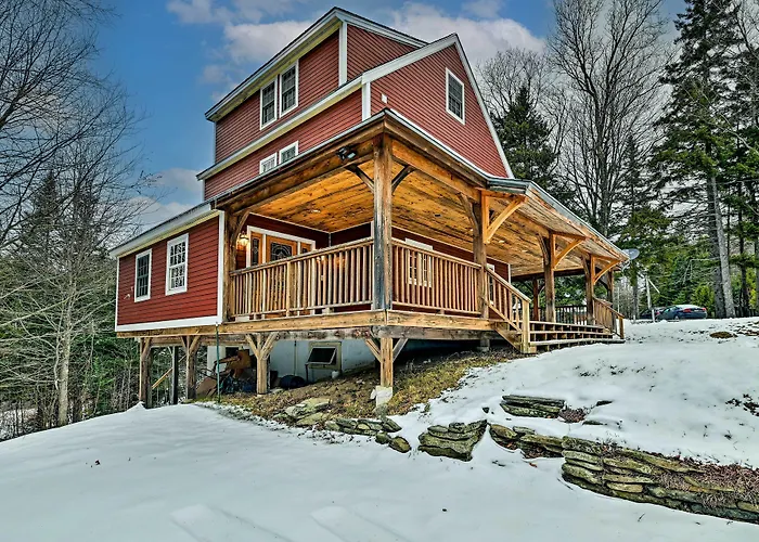 West Dover Home W/ Deck ~ 2 Mi To Mount Snow!