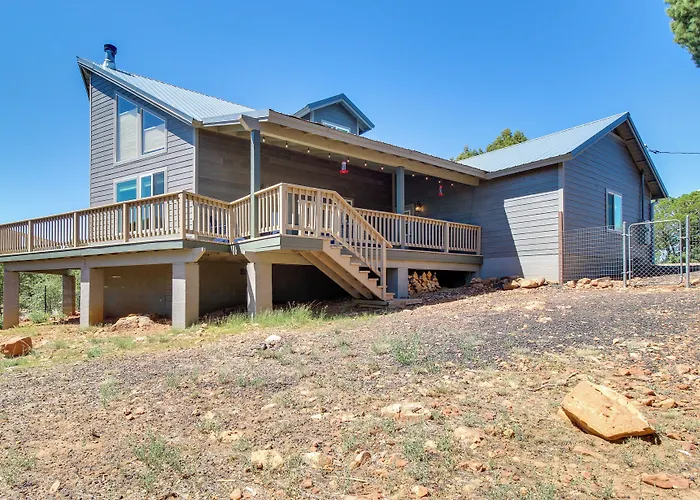 Secluded Show Low Home Near Hiking Trails!