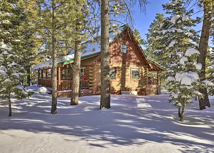 Rustic Duck Creek Village Cabin W/ Fire Pit!